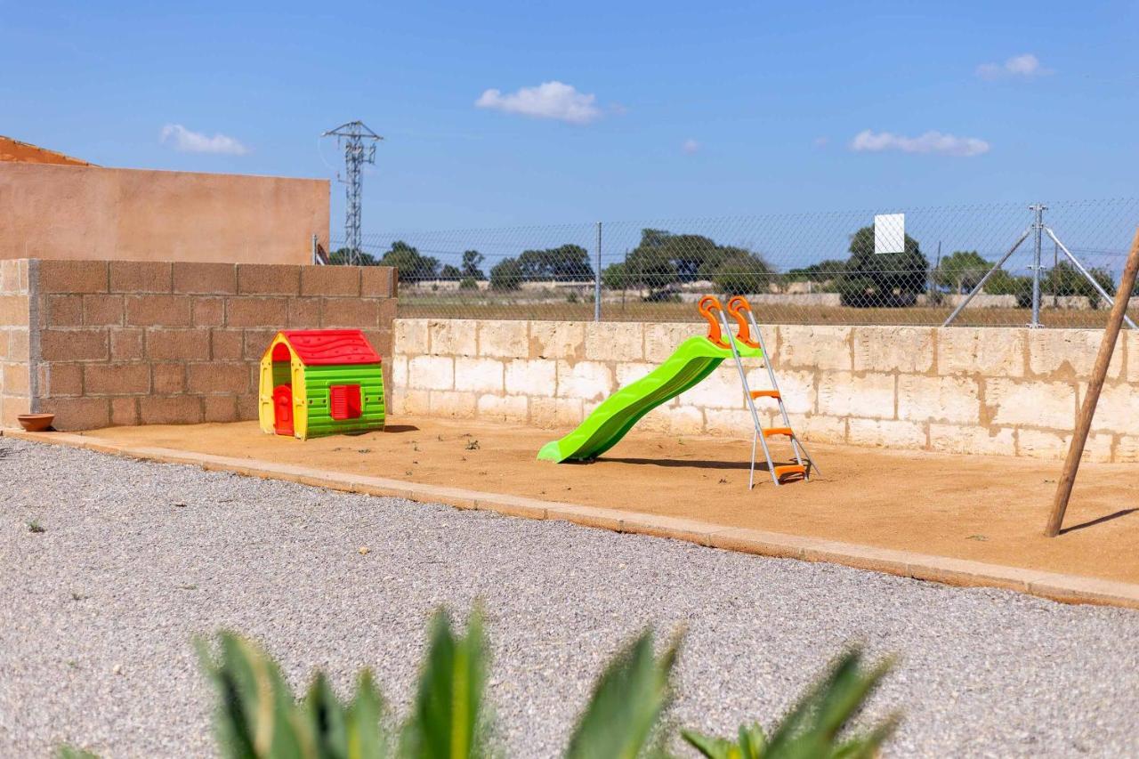 Son Guineu Villa *